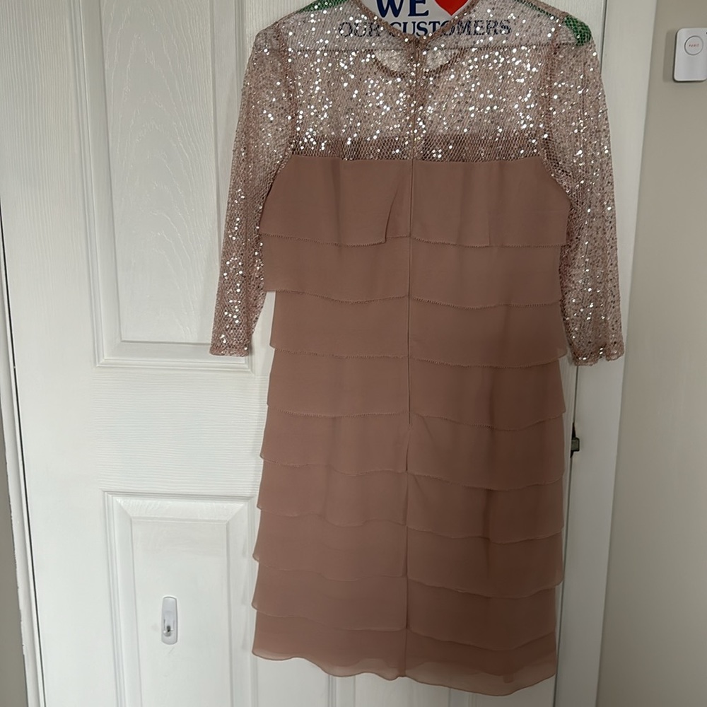 Elegant evening dress - Picture 2 of 2